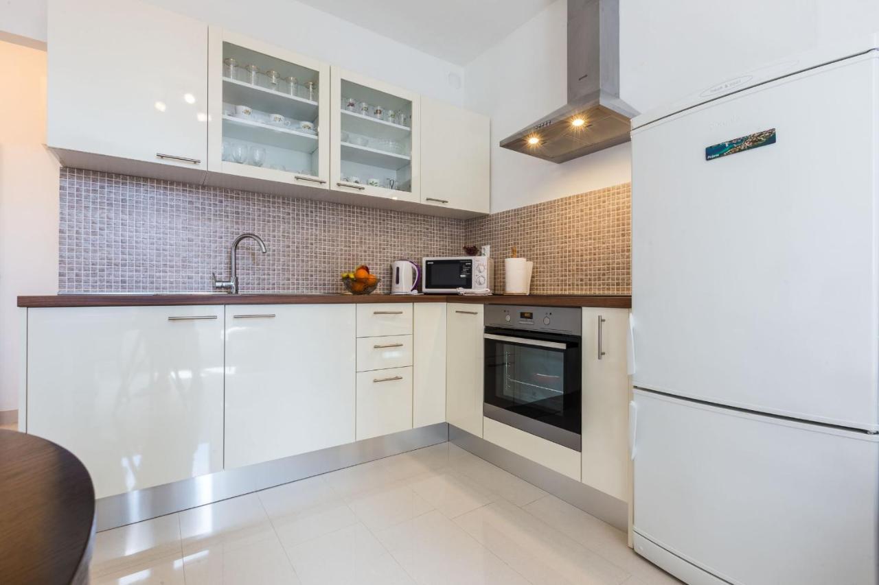 Drago 2br Apt. In Old Town *